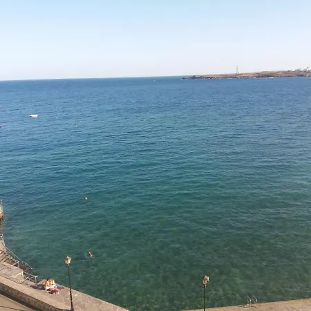 Sleeping With The Whisper Of The Waves * بوريس دي أبونا