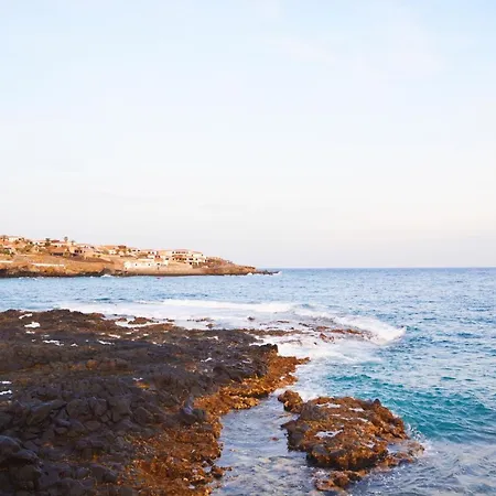 شقة Sleeping With The Whisper Of The Waves *